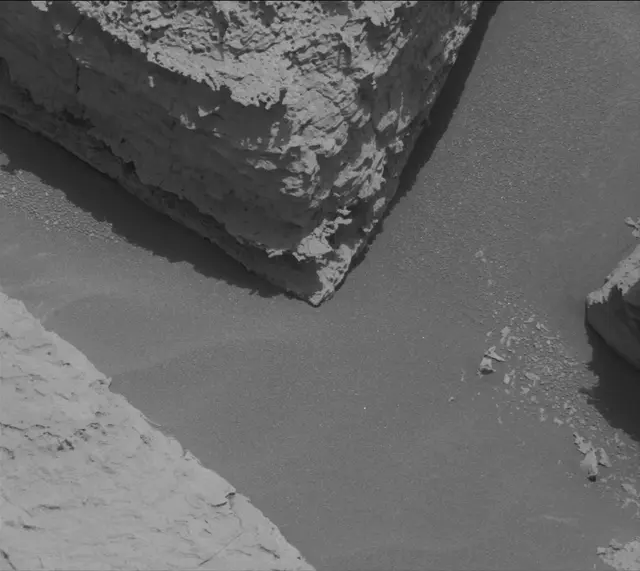 Sol 4043: Mast Camera (Mastcam)
