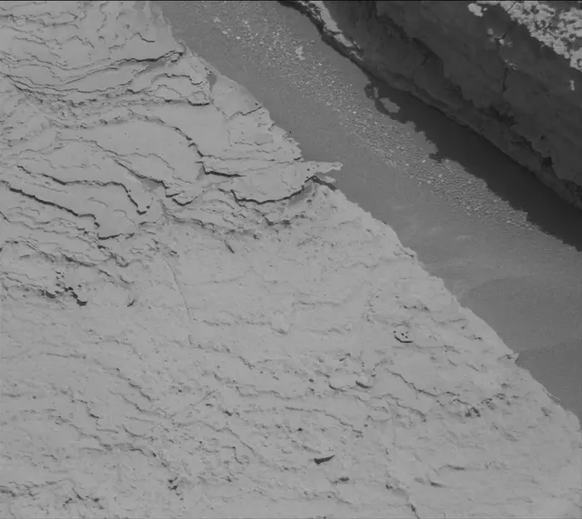 Sol 4043: Mast Camera (Mastcam)