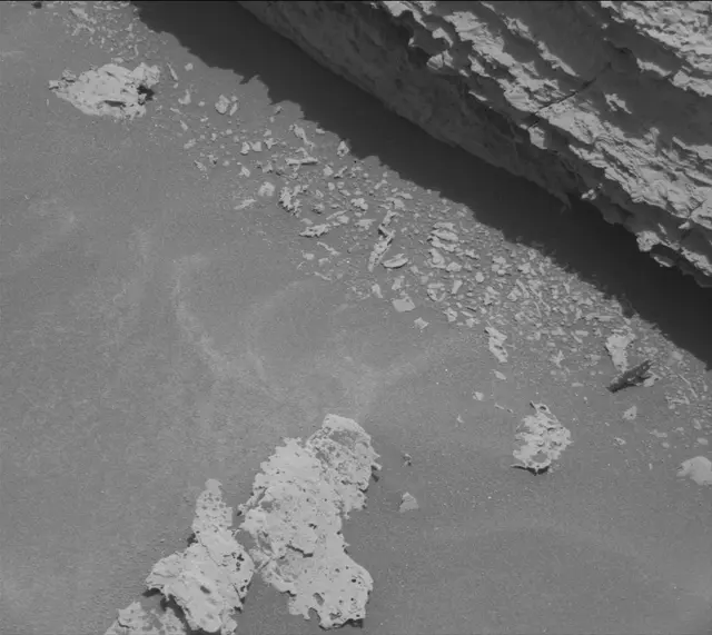 Sol 4043: Mast Camera (Mastcam)