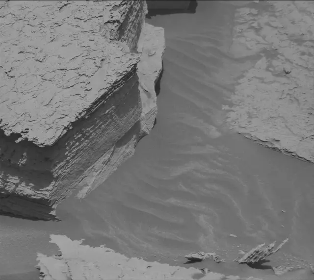 Sol 4049: Mast Camera (Mastcam)