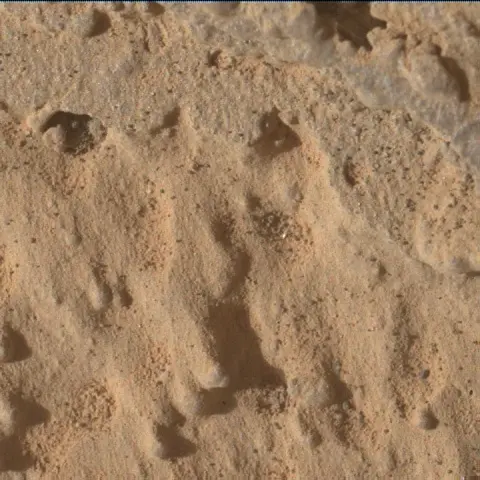 Sol 4053: Mars Hand Lens Imager (MAHLI)