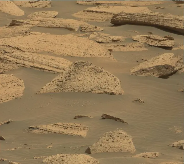 Sol 4054: Mast Camera (Mastcam)