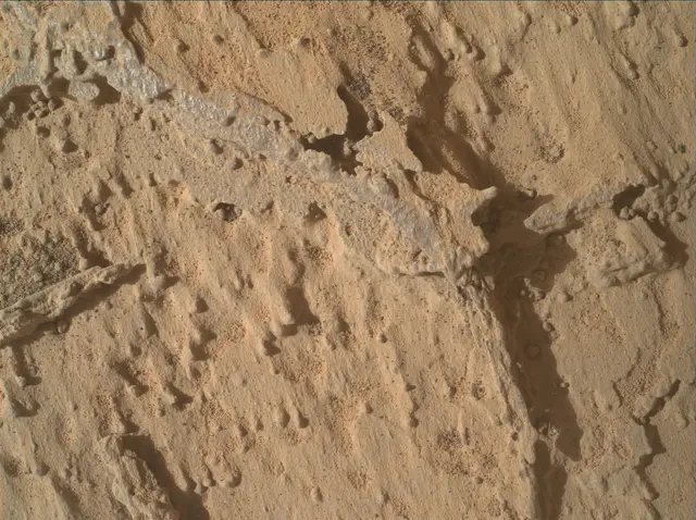 Sol 4054: Mars Hand Lens Imager (MAHLI)