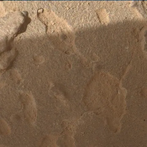 Sol 4056: Mars Hand Lens Imager (MAHLI)