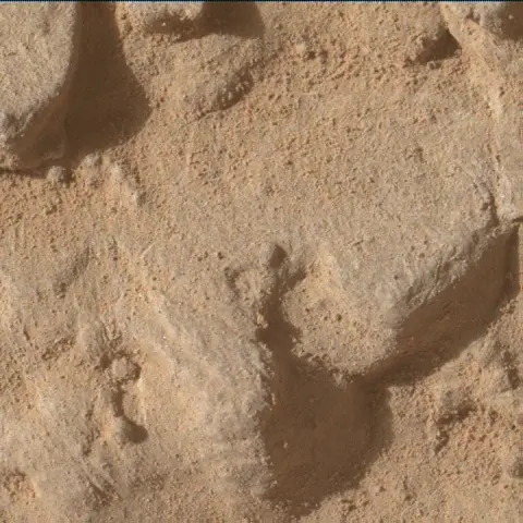 Sol 4056: Mars Hand Lens Imager (MAHLI)
