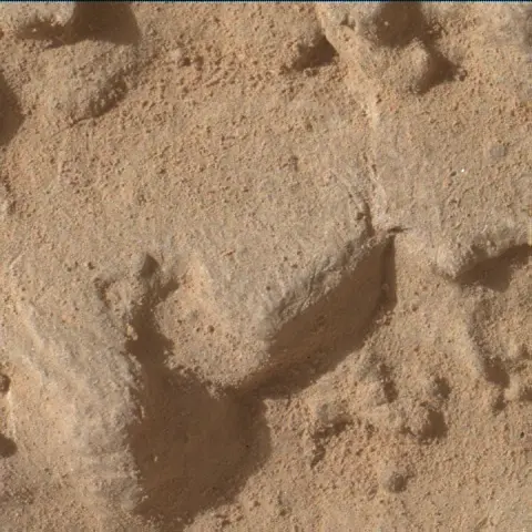 Sol 4056: Mars Hand Lens Imager (MAHLI)