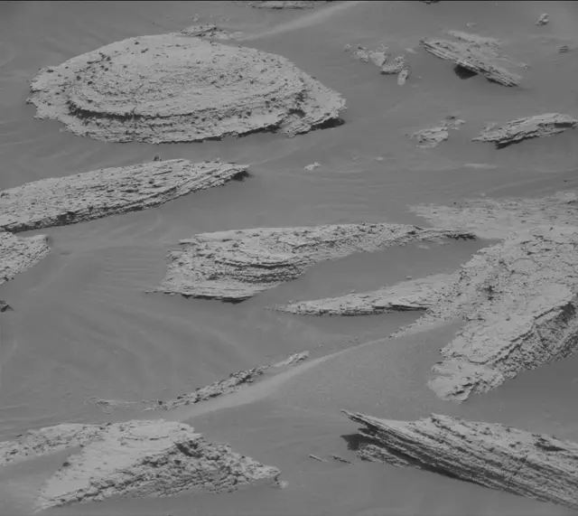 Sol 4057: Mast Camera (Mastcam)