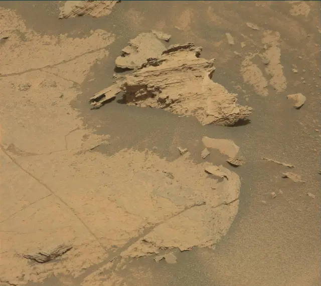 Sol 4057: Mast Camera (Mastcam)