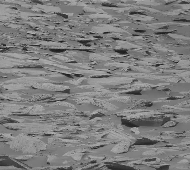 Sol 4060: Mast Camera (Mastcam)