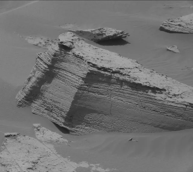 Sol 4060: Mast Camera (Mastcam)