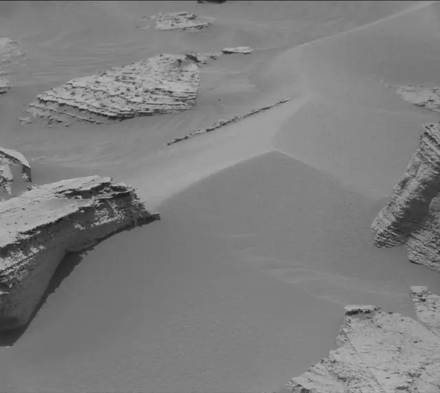 Sol 4060: Mast Camera (Mastcam)