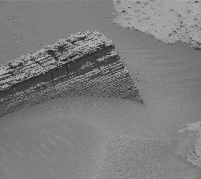 Sol 4064: Mast Camera (Mastcam)