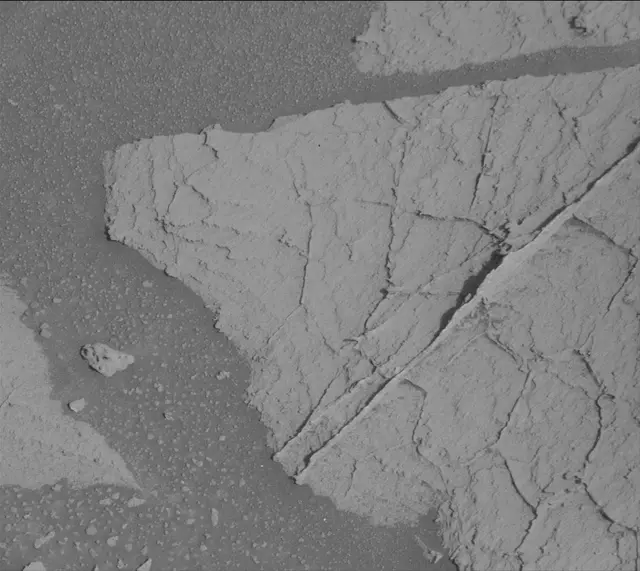 Sol 4064: Mast Camera (Mastcam)