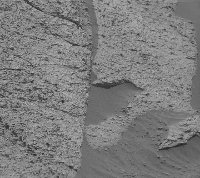 Sol 4067: Mast Camera (Mastcam)