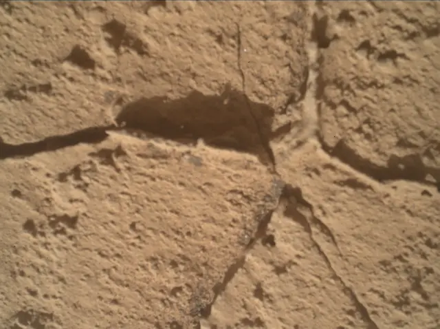Sol 4067: Mars Hand Lens Imager (MAHLI)