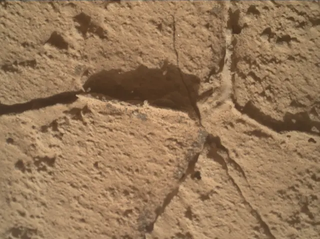 Sol 4067: Mars Hand Lens Imager (MAHLI)