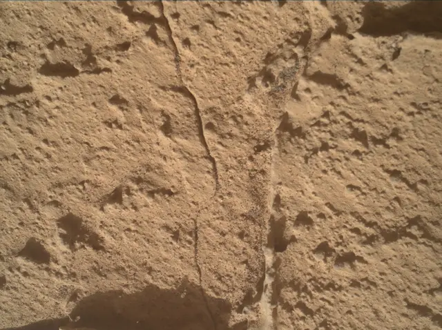 Sol 4067: Mars Hand Lens Imager (MAHLI)