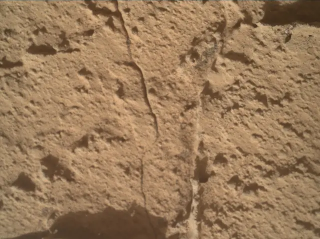 Sol 4067: Mars Hand Lens Imager (MAHLI)