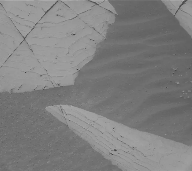 Sol 4070: Mast Camera (Mastcam)