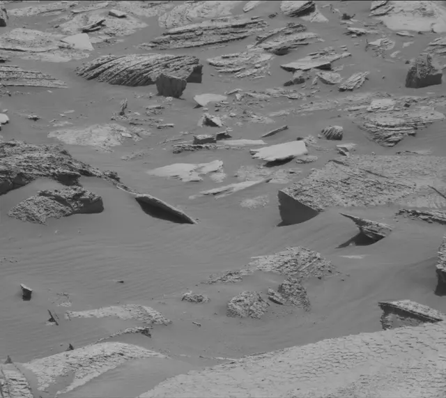 Sol 4070: Mast Camera (Mastcam)