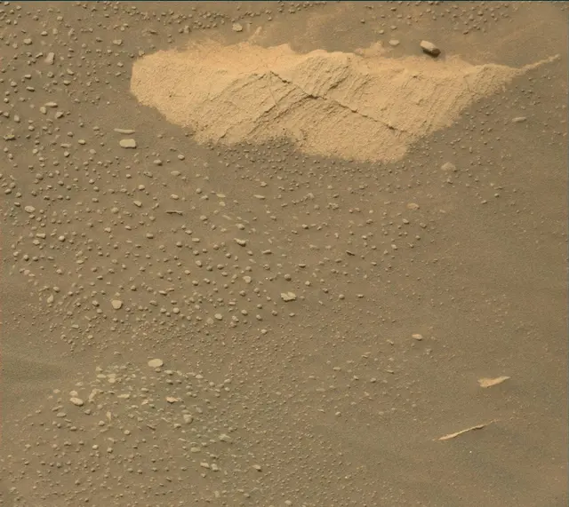 Sol 4071: Mast Camera (Mastcam)
