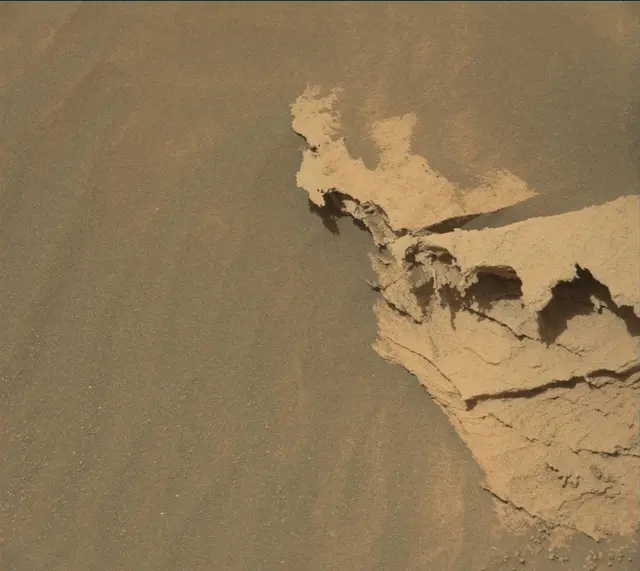 Sol 4071: Mast Camera (Mastcam)