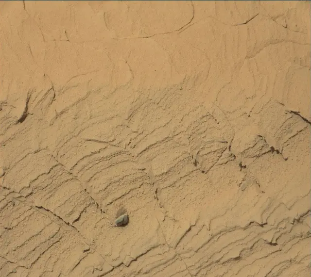Sol 4071: Mast Camera (Mastcam)