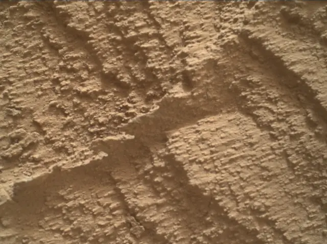 Sol 4073: Mars Hand Lens Imager (MAHLI)