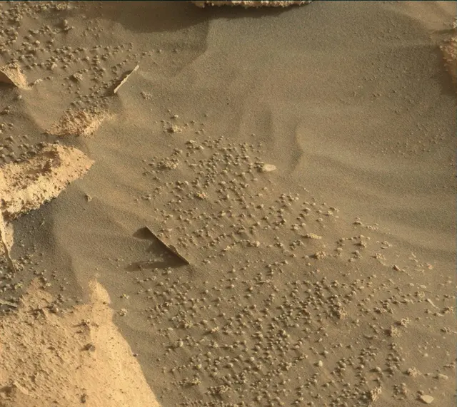 Sol 4076: Mast Camera (Mastcam)