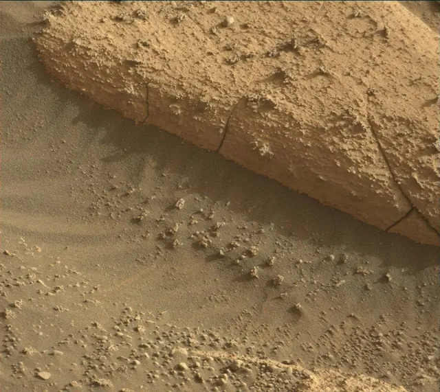 Sol 4076: Mast Camera (Mastcam)