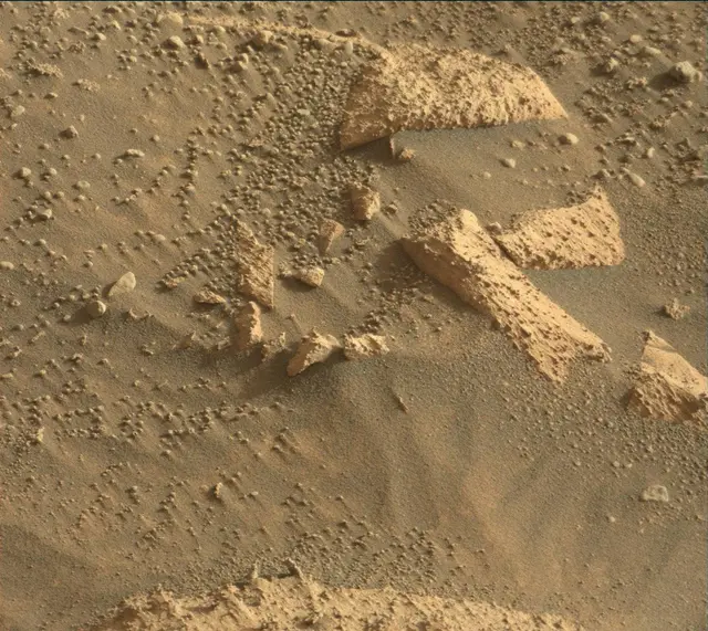 Sol 4076: Mast Camera (Mastcam)