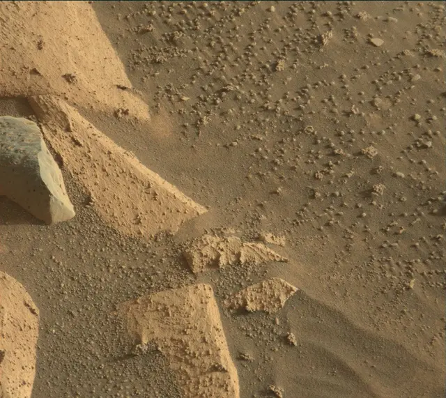 Sol 4076: Mast Camera (Mastcam)