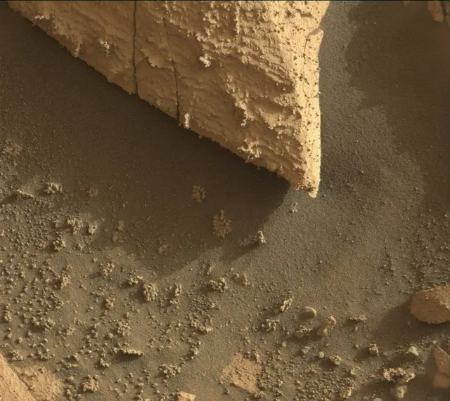 Sol 4076: Mast Camera (Mastcam)