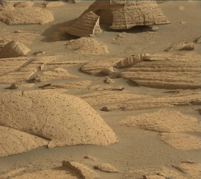 Sol 4078: Mast Camera (Mastcam)