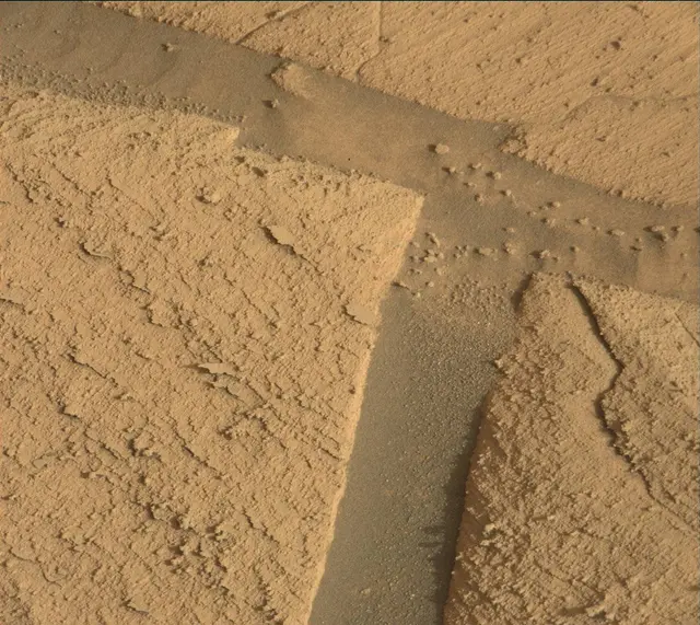Sol 4078: Mast Camera (Mastcam)