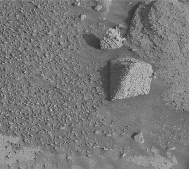 Sol 4078: Mast Camera (Mastcam)