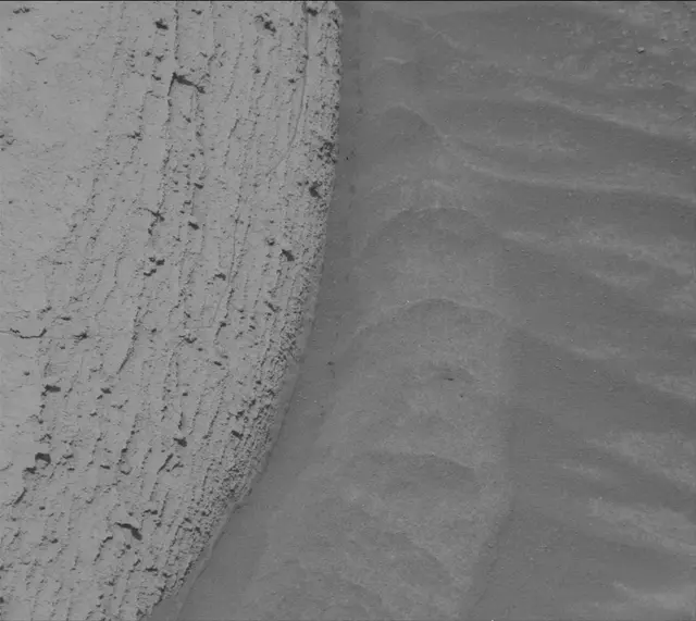 Sol 4079: Mast Camera (Mastcam)