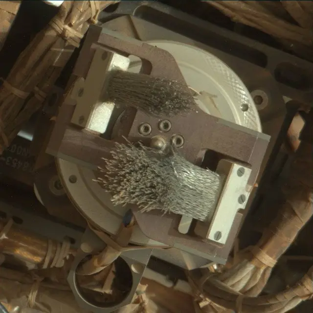 Sol 4079: Mast Camera (Mastcam)