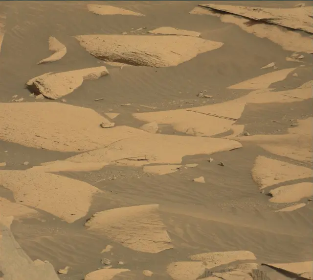 Sol 4080: Mast Camera (Mastcam)