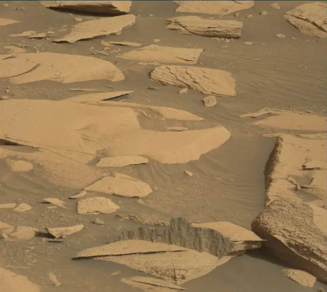 Sol 4080: Mast Camera (Mastcam)