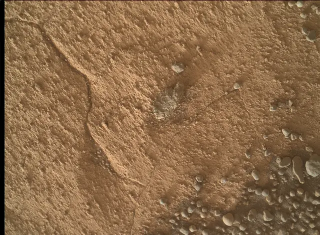 Sol 4082: Mars Hand Lens Imager (MAHLI)