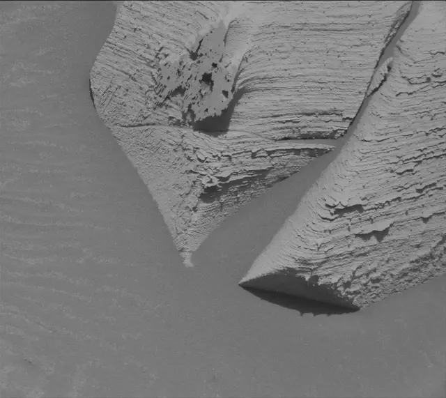 Sol 4084: Mast Camera (Mastcam)