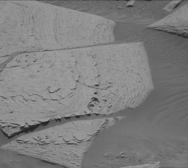 Sol 4084: Mast Camera (Mastcam)