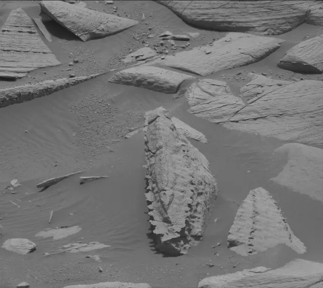 Sol 4084: Mast Camera (Mastcam)