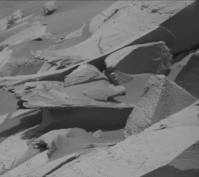 Sol 4084: Mast Camera (Mastcam)