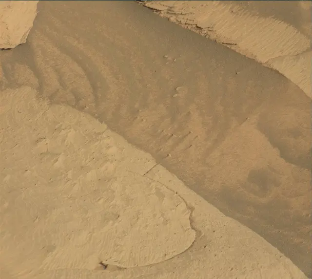 Sol 4084: Mast Camera (Mastcam)