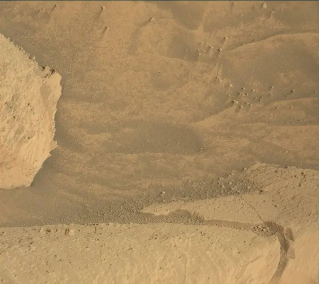 Sol 4084: Mast Camera (Mastcam)