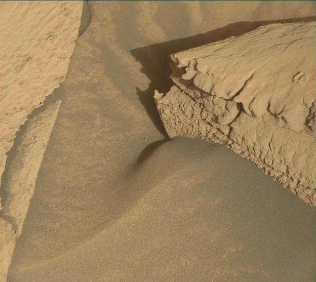 Sol 4084: Mast Camera (Mastcam)