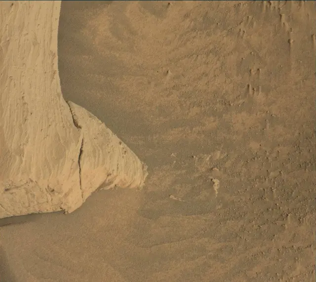 Sol 4084: Mast Camera (Mastcam)