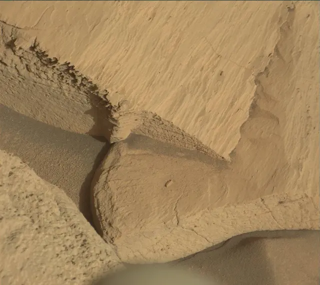 Sol 4084: Mast Camera (Mastcam)